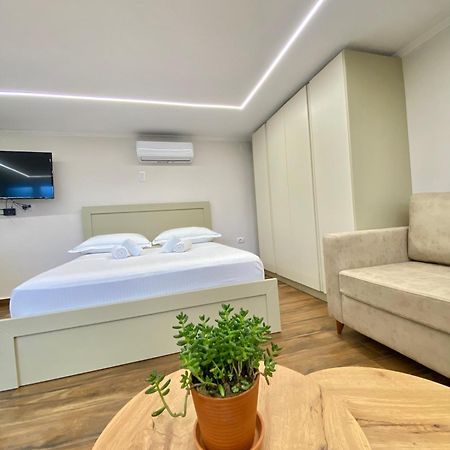 Flors Apartments Durres Bagian luar foto