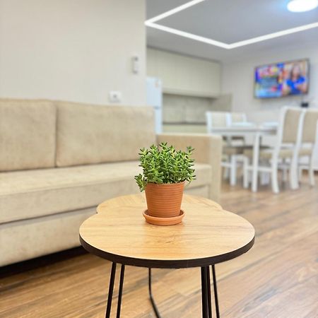 Flors Apartments Durres Bagian luar foto