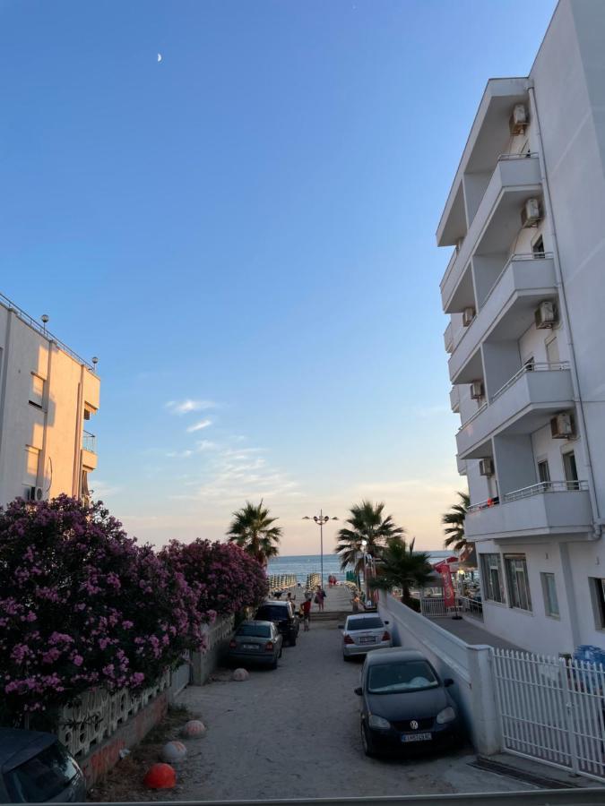 Flors Apartments Durres Bagian luar foto