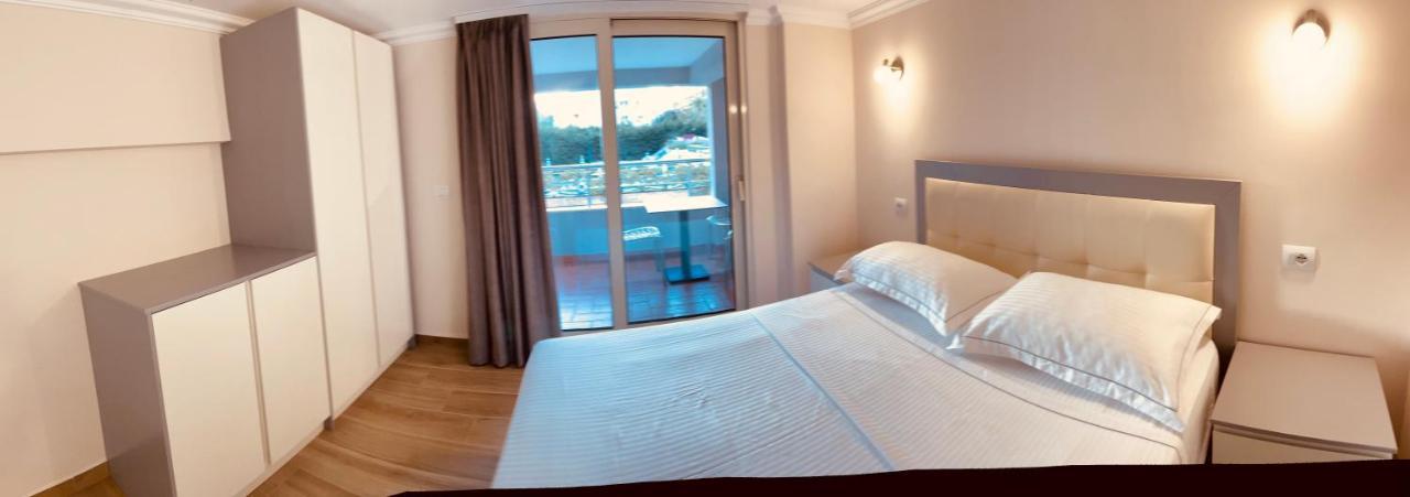 Flors Apartments Durres Bagian luar foto