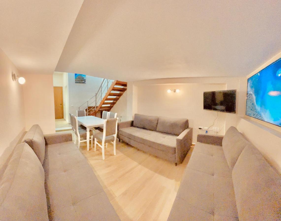Flors Apartments Durres Bagian luar foto