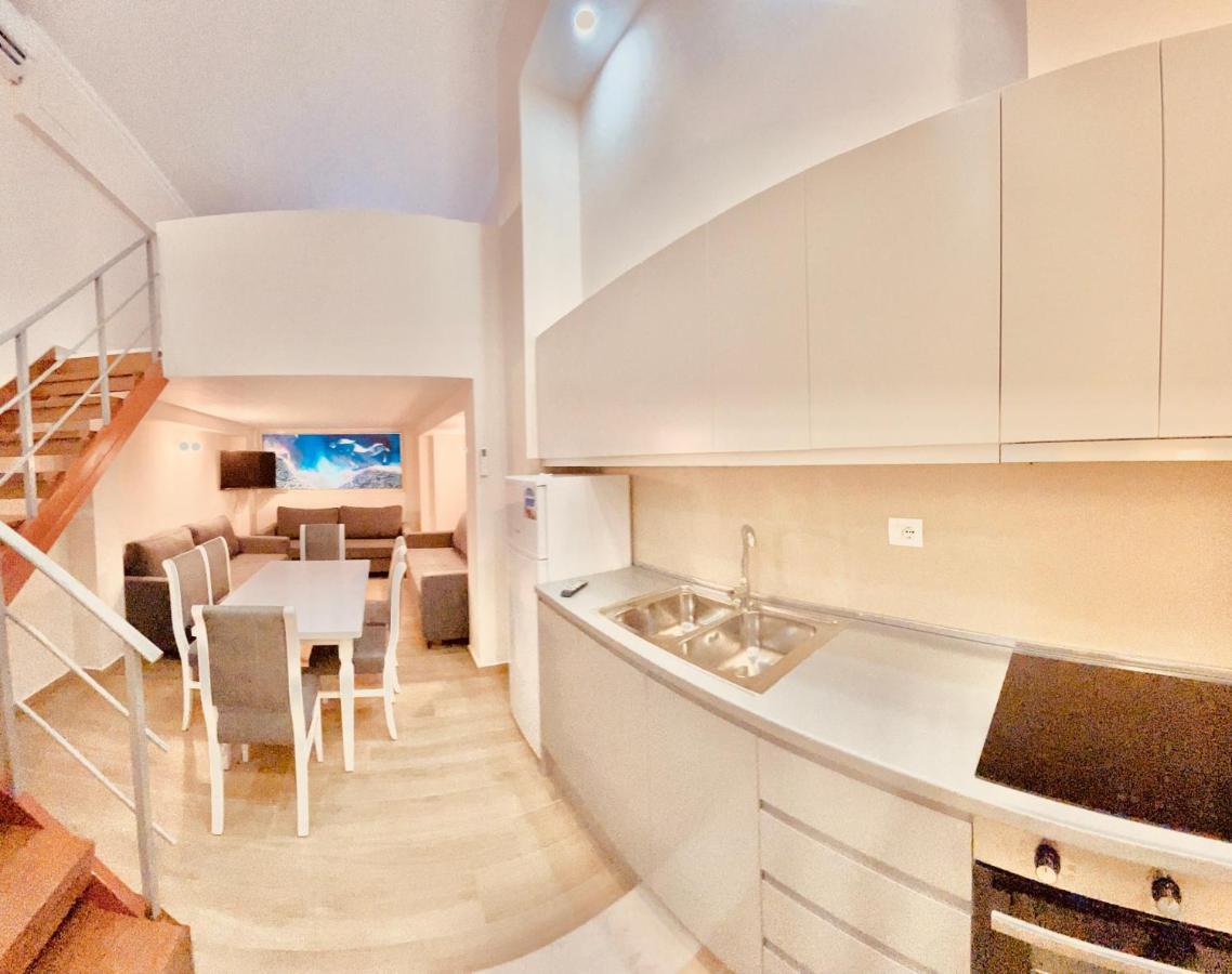 Flors Apartments Durres Bagian luar foto