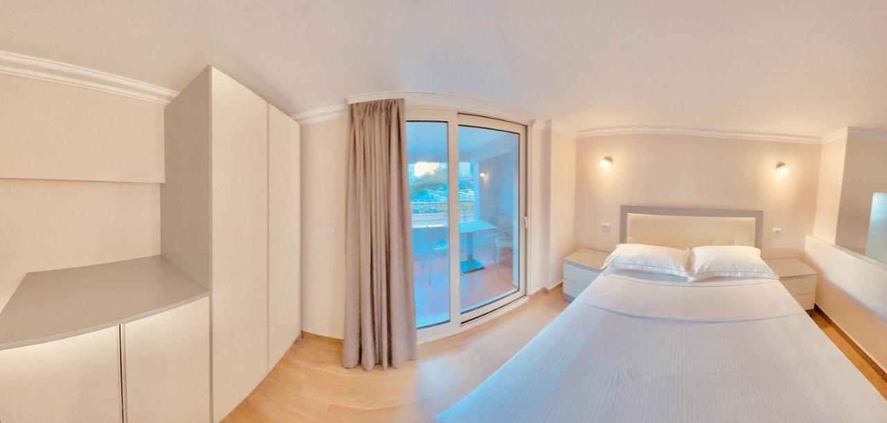 Flors Apartments Durres Bagian luar foto