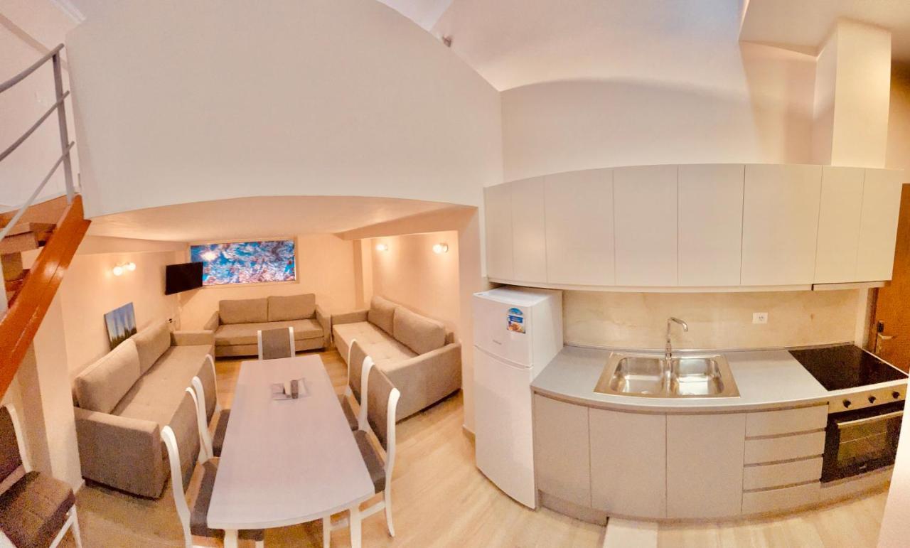 Flors Apartments Durres Bagian luar foto