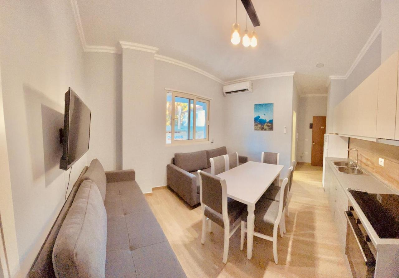 Flors Apartments Durres Bagian luar foto
