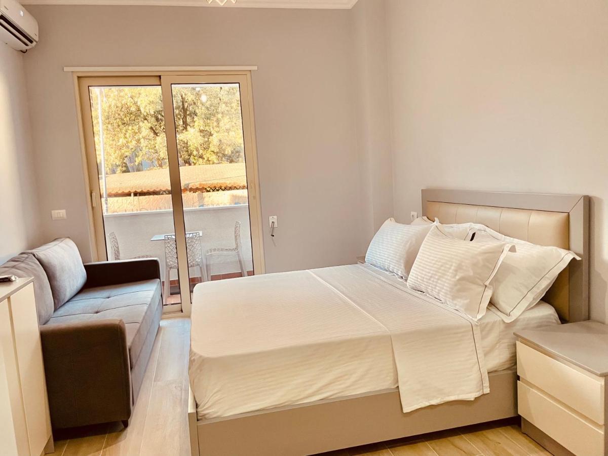 Flors Apartments Durres Bagian luar foto