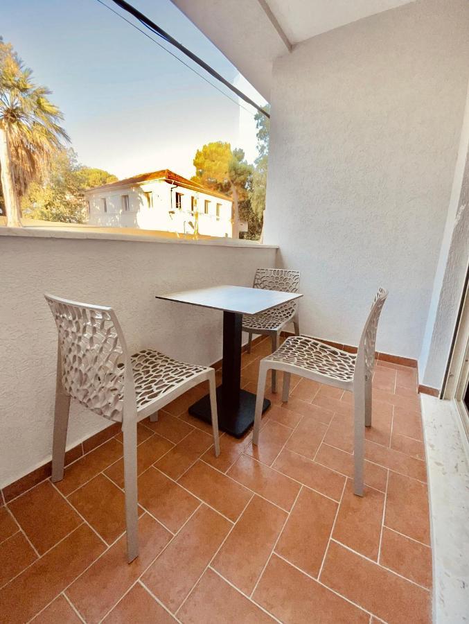 Flors Apartments Durres Bagian luar foto