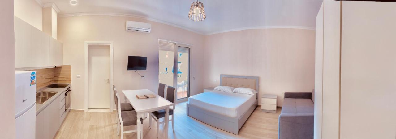 Flors Apartments Durres Bagian luar foto
