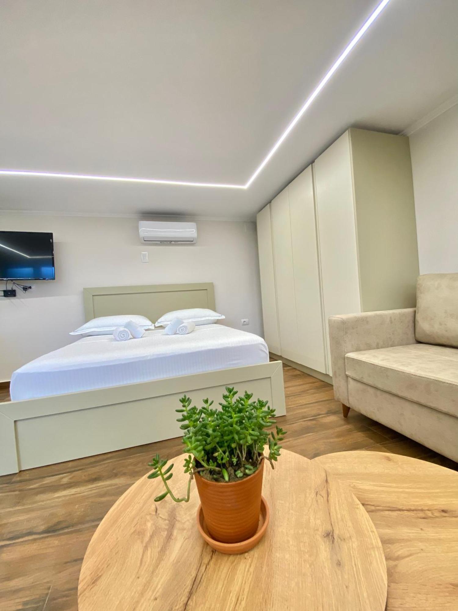 Flors Apartments Durres Bagian luar foto