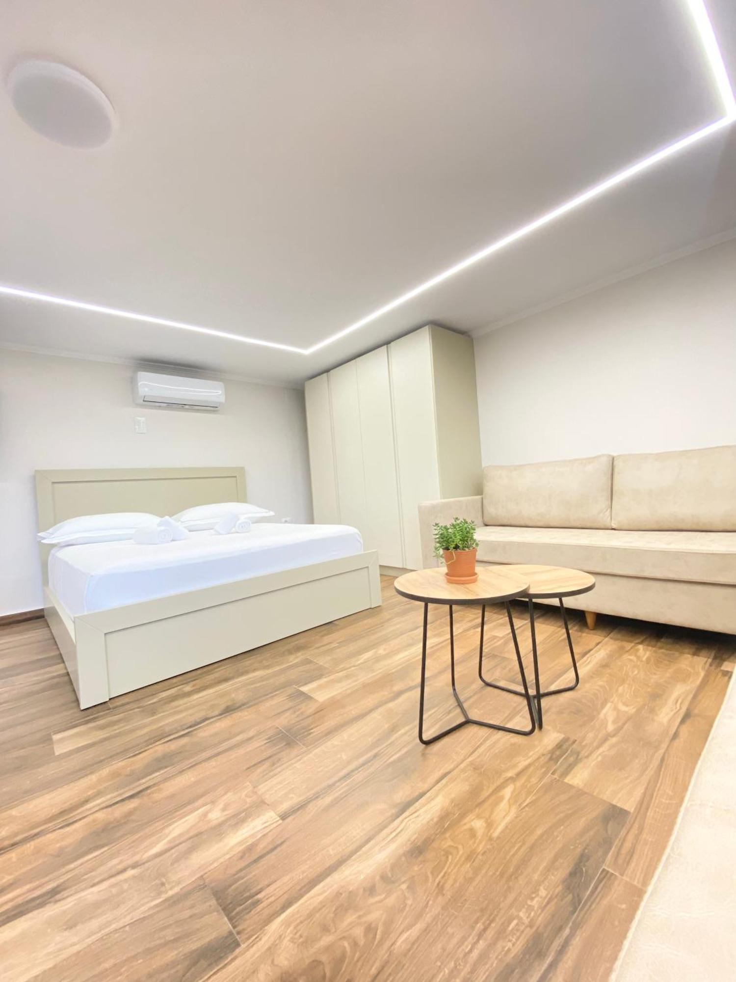 Flors Apartments Durres Bagian luar foto