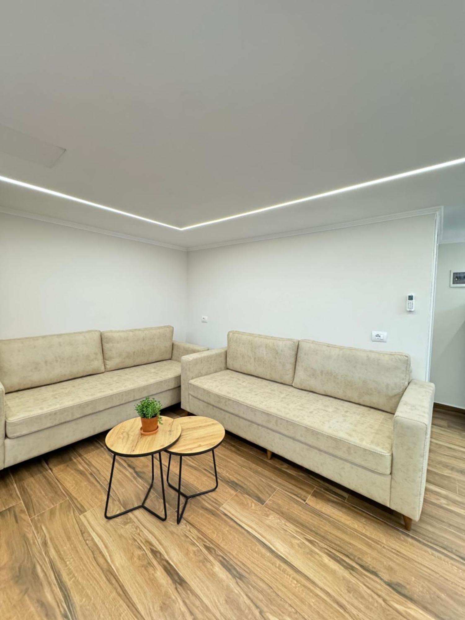 Flors Apartments Durres Bagian luar foto