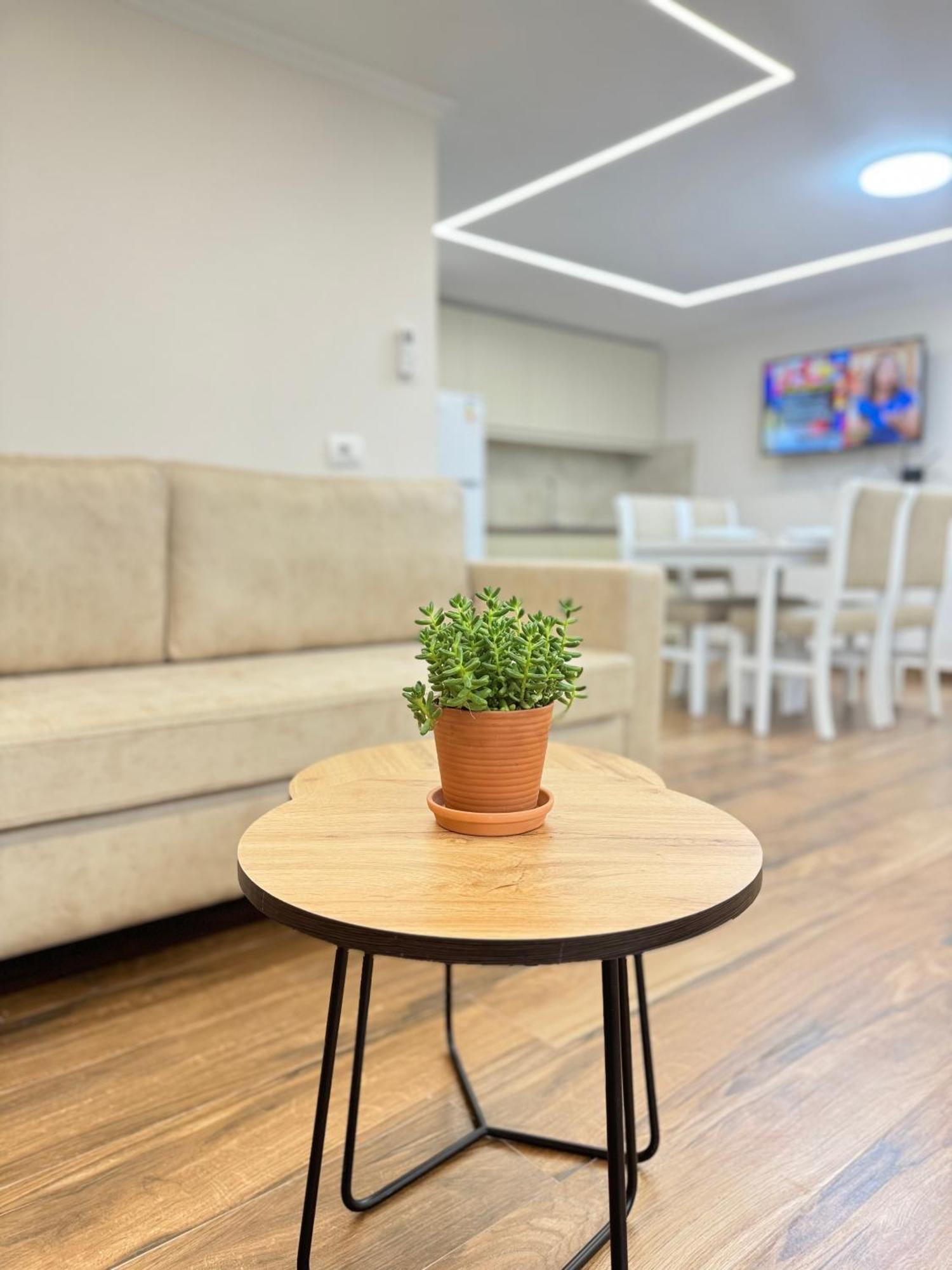 Flors Apartments Durres Bagian luar foto