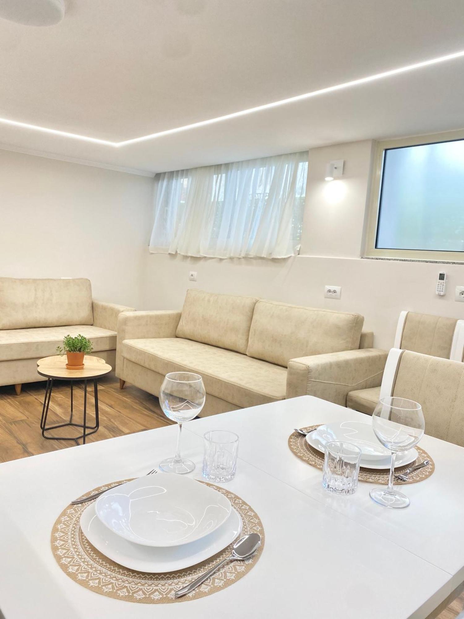 Flors Apartments Durres Bagian luar foto