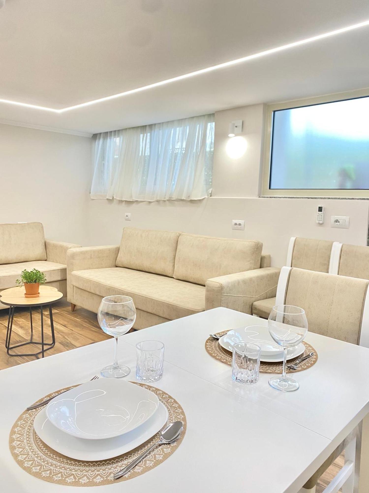 Flors Apartments Durres Bagian luar foto